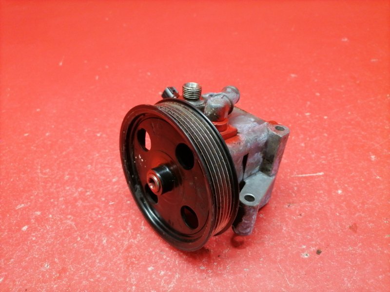 Насос ГУР Ford Focus CB4 SHDA 2010 (б/у) Насос ГУР Ford Focus CB4 SHDA 2010 (б/у)