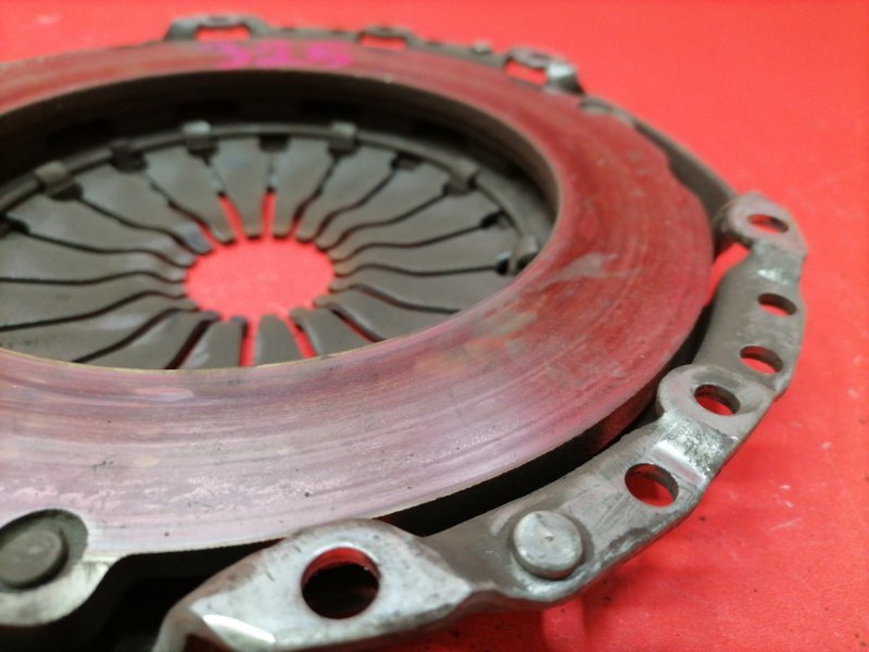 Корзина сцепления Ford Focus CB4 SHDA 2010 (б/у) Корзина сцепления Ford Focus CB4 SHDA 2010 (б/у)