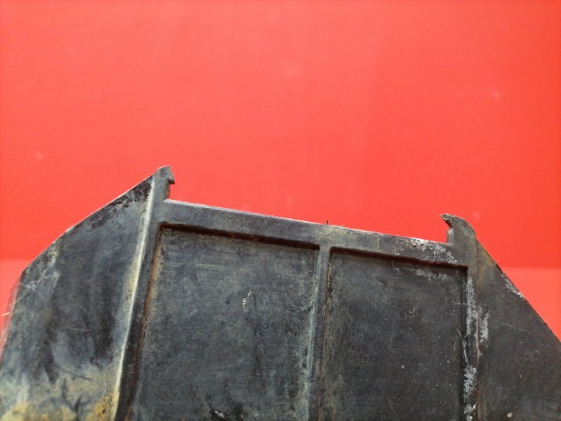 Площадка под аккумулятор Ford Focus CB4 SHDA 2010 (б/у) Площадка под аккумулятор Ford Focus CB4 SHDA 2010 (б/у)