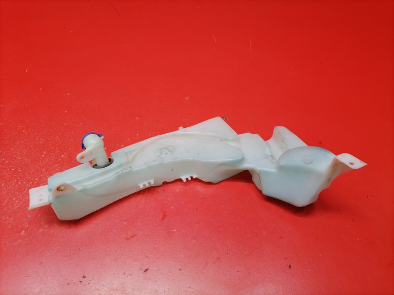 Бачок омывателя Ford Focus CB4 SHDA 2010 (б/у) Бачок омывателя Ford Focus CB4 SHDA 2010 (б/у)