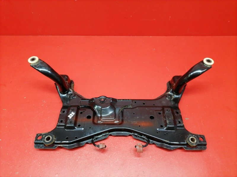 Подрамник Ford Focus CB4 SHDA 2010 передний (б/у) Подрамник Ford Focus CB4 SHDA 2010 передний (б/у)