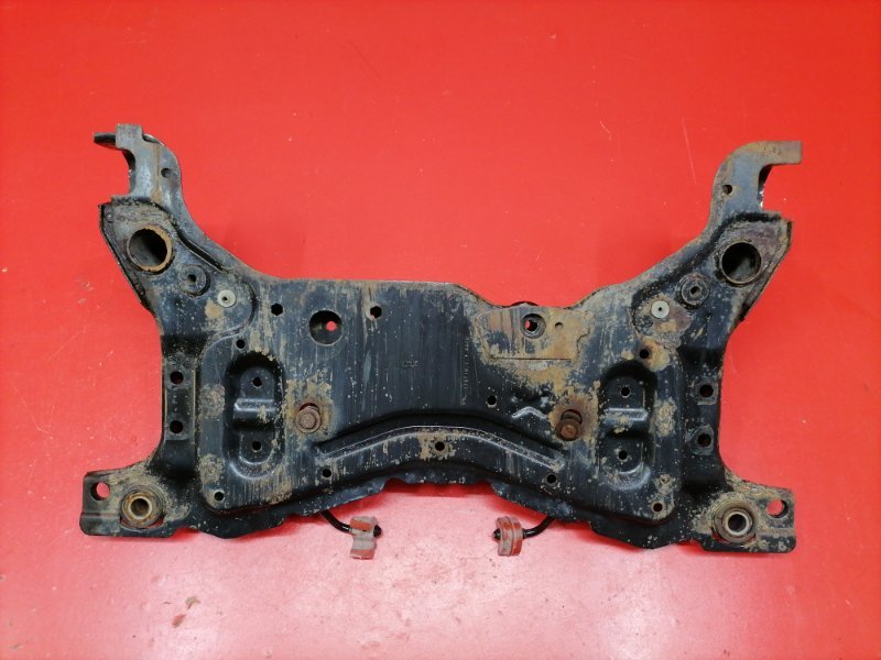 Подрамник Ford Focus CB4 SHDA 2010 передний (б/у) Подрамник Ford Focus CB4 SHDA 2010 передний (б/у)