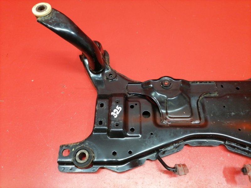 Подрамник Ford Focus CB4 SHDA 2010 передний (б/у) Подрамник Ford Focus CB4 SHDA 2010 передний (б/у)