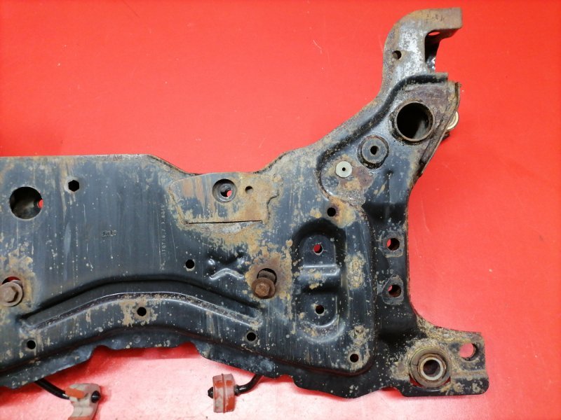 Подрамник Ford Focus CB4 SHDA 2010 передний (б/у) Подрамник Ford Focus CB4 SHDA 2010 передний (б/у)