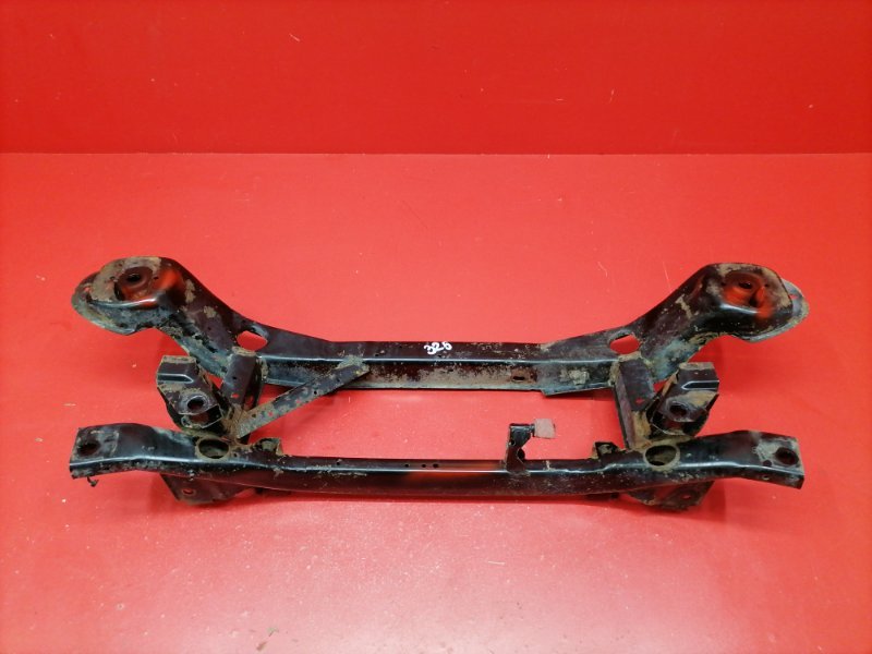 Подрамник Ford Focus CB4 SHDA 2010 задний (б/у) Подрамник Ford Focus CB4 SHDA 2010 задний (б/у)