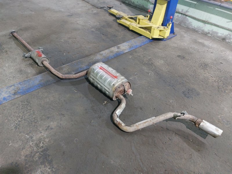 Глушитель Kia Ceed ED G4FC 2008 (б/у) Глушитель Kia Ceed ED G4FC 2008 (б/у)