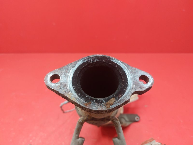 Коллектор выпускной Ford Focus CB4 SHDA 2010 (б/у) Коллектор выпускной Ford Focus CB4 SHDA 2010 (б/у)