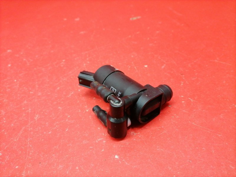 Насос омывателя Ford Focus CB4 SHDA 2010 (б/у) Насос омывателя Ford Focus CB4 SHDA 2010 (б/у)