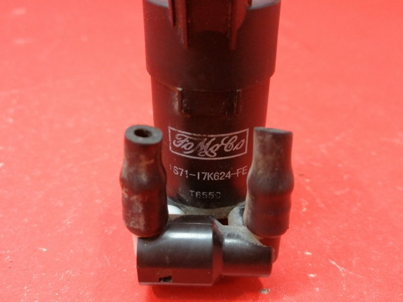 Насос омывателя Ford Focus CB4 SHDA 2010 (б/у) Насос омывателя Ford Focus CB4 SHDA 2010 (б/у)