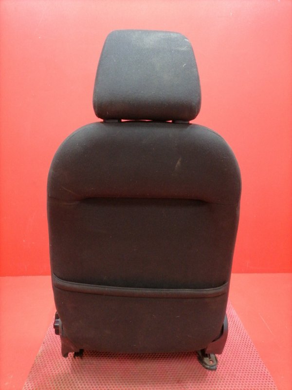 Сиденье Ford Focus CB4 SHDA 2010 переднее левое (б/у) Сиденье Ford Focus CB4 SHDA 2010 переднее левое (б/у)