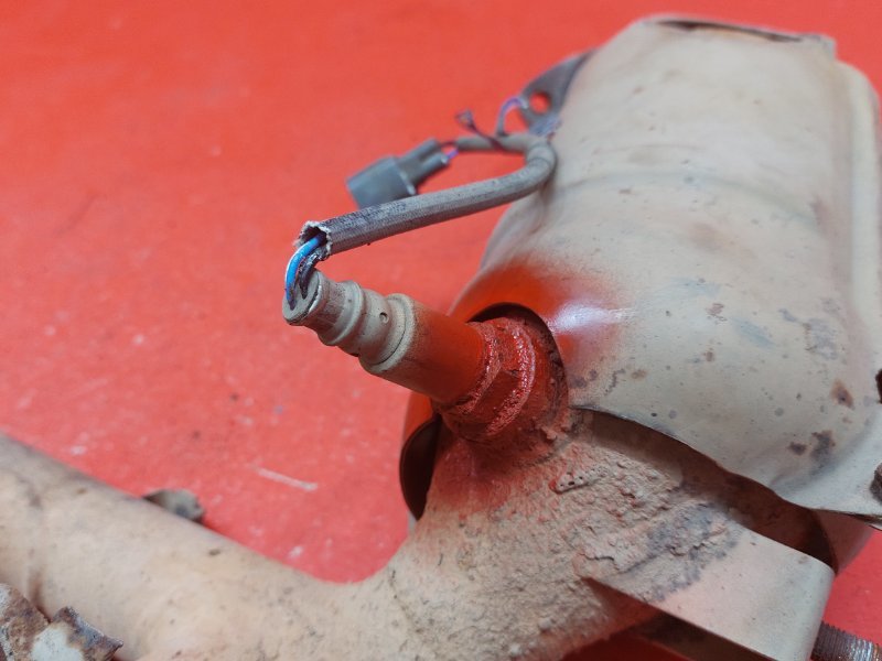 Коллектор выпускной Lexus RX330 MCU38L 3MZ-FE 2003 правый (б/у) Коллектор выпускной Lexus RX330 MCU38L 3MZ-FE 2003 правый (б/у)