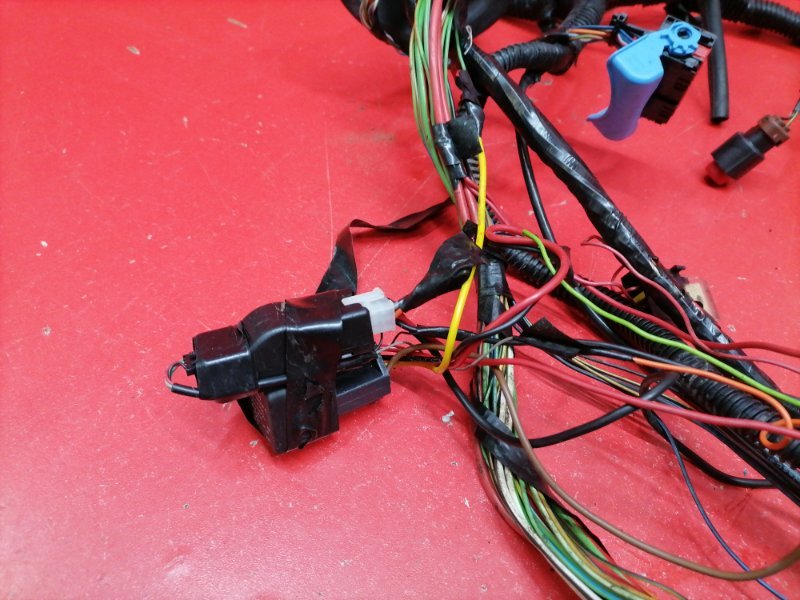 Проводка подкапотная Ford Focus CB4 SHDA 2010 (б/у) Проводка подкапотная Ford Focus CB4 SHDA 2010 (б/у)