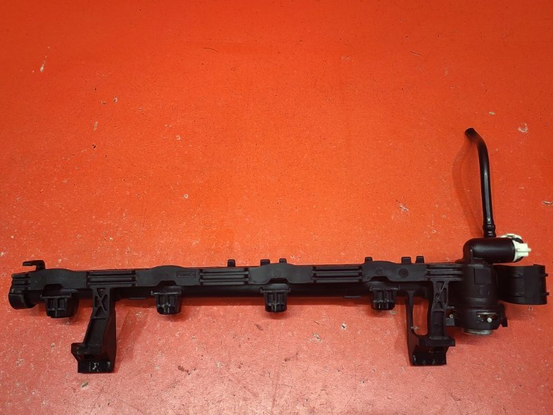 Рейка топливная Ford Focus CB4 SHDA 2010 (б/у) Рейка топливная Ford Focus CB4 SHDA 2010 (б/у)