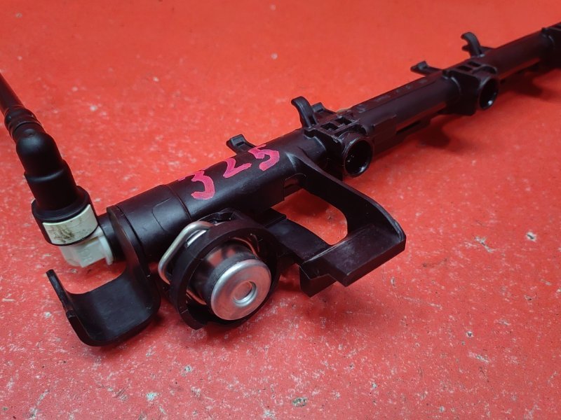 Рейка топливная Ford Focus CB4 SHDA 2010 (б/у) Рейка топливная Ford Focus CB4 SHDA 2010 (б/у)
