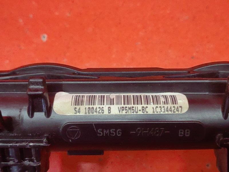 Рейка топливная Ford Focus CB4 SHDA 2010 (б/у) Рейка топливная Ford Focus CB4 SHDA 2010 (б/у)