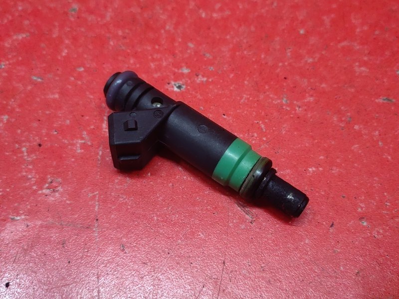 Форсунка Ford Focus CB4 SHDA 2010 (б/у) Форсунка Ford Focus CB4 SHDA 2010 (б/у)