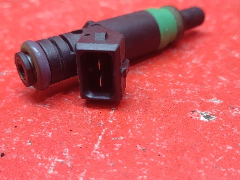 Форсунка Ford Focus CB4 SHDA 2010 (б/у) Форсунка Ford Focus CB4 SHDA 2010 (б/у)