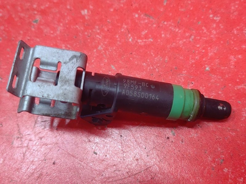 Форсунка Ford Focus CB4 SHDA 2010 (б/у) Форсунка Ford Focus CB4 SHDA 2010 (б/у)