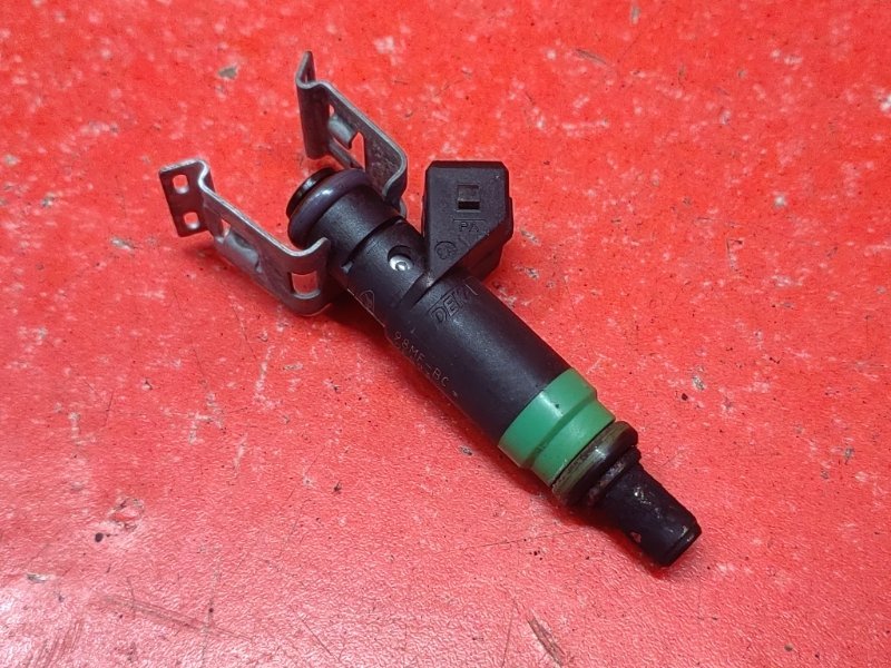 Форсунка Ford Focus CB4 SHDA 2010 (б/у) Форсунка Ford Focus CB4 SHDA 2010 (б/у)