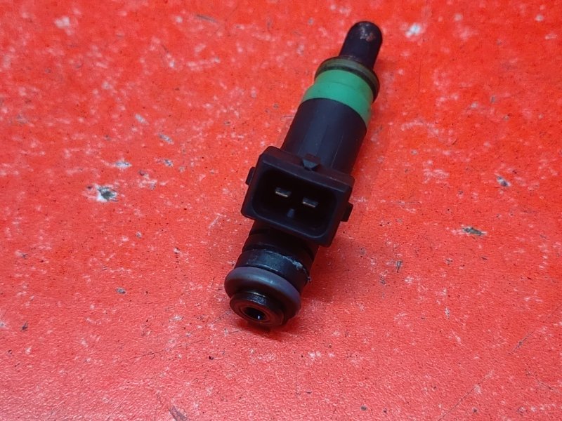 Форсунка Ford Focus CB4 SHDA 2010 (б/у) Форсунка Ford Focus CB4 SHDA 2010 (б/у)