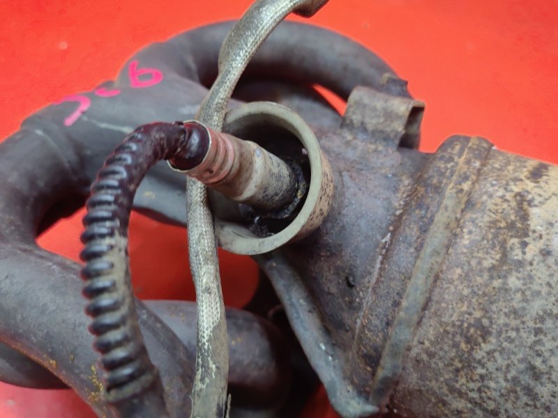 Коллектор выпускной Kia Ceed ED G4FC 2008 (б/у) Коллектор выпускной Kia Ceed ED G4FC 2008 (б/у)