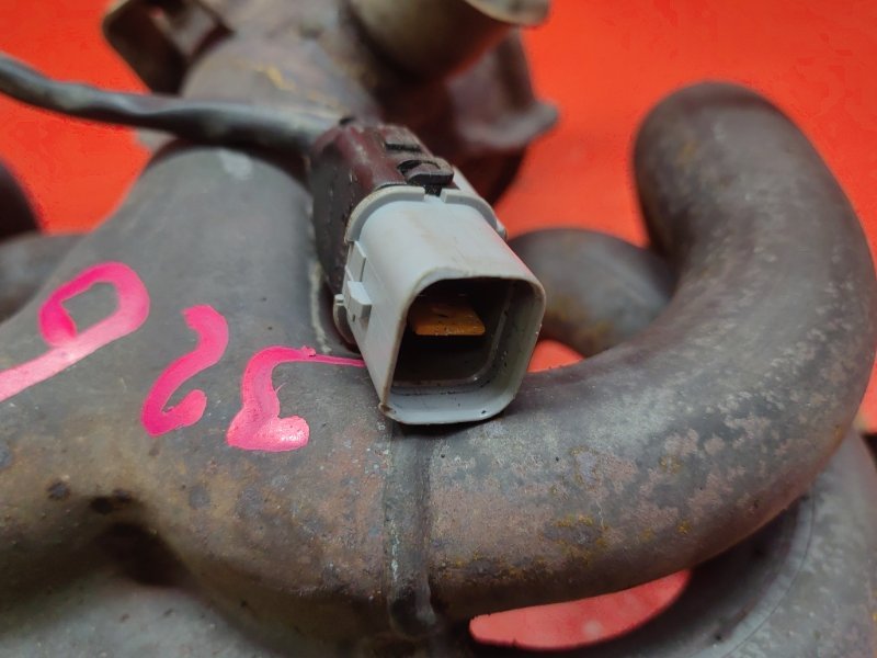 Коллектор выпускной Kia Ceed ED G4FC 2008 (б/у) Коллектор выпускной Kia Ceed ED G4FC 2008 (б/у)