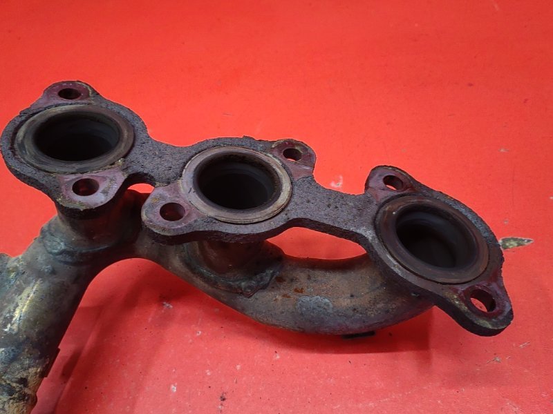 Коллектор выпускной Lexus RX330 MCU38L 3MZ-FE 2003 (б/у) Коллектор выпускной Lexus RX330 MCU38L 3MZ-FE 2003 (б/у)