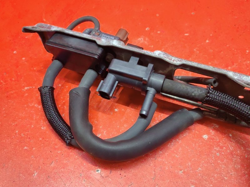 Вакуумный клапан Lexus RX330 MCU38L 3MZ-FE 2003 (б/у) Вакуумный клапан Lexus RX330 MCU38L 3MZ-FE 2003 (б/у)