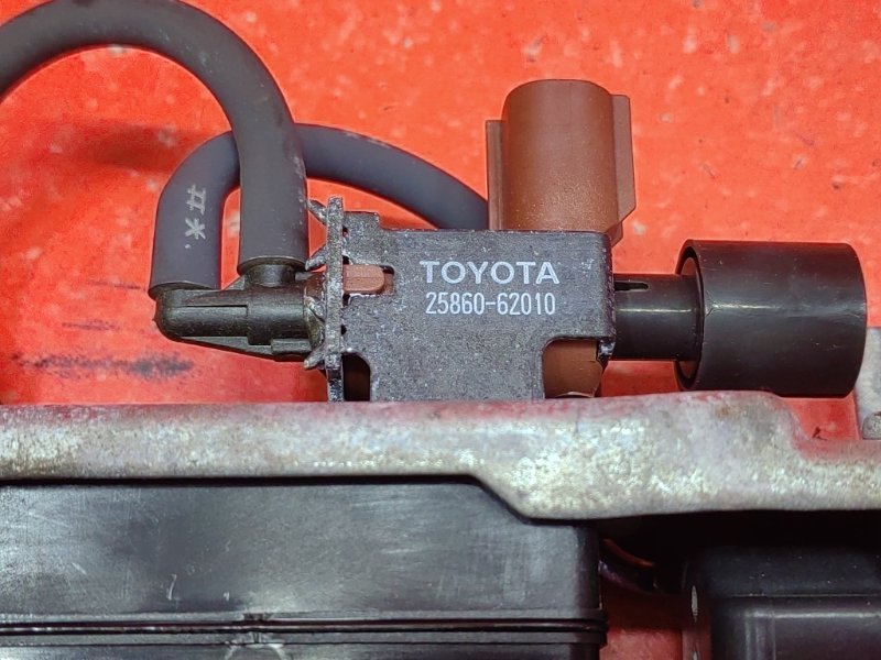 Вакуумный клапан Lexus RX330 MCU38L 3MZ-FE 2003 (б/у) Вакуумный клапан Lexus RX330 MCU38L 3MZ-FE 2003 (б/у)
