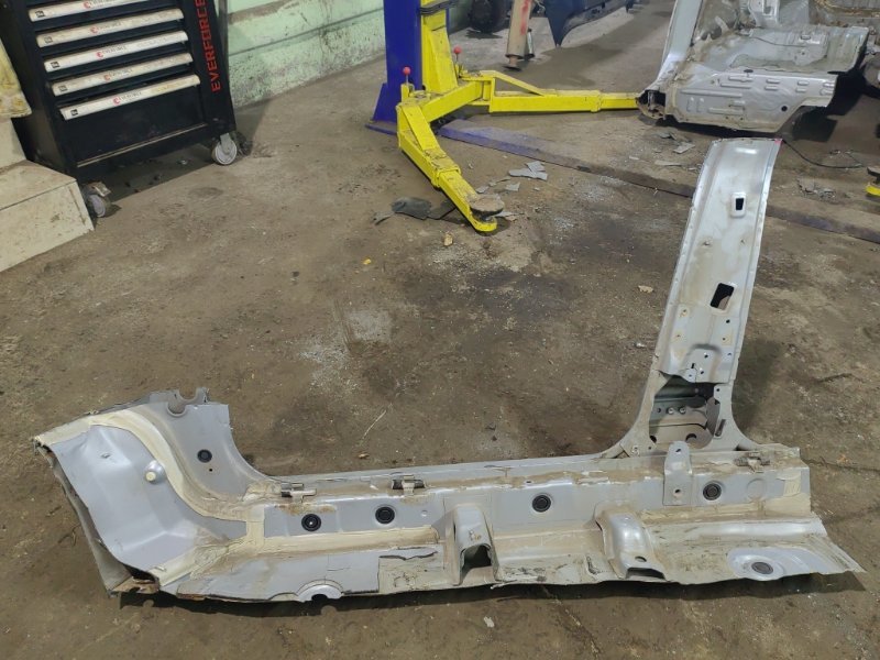 Порог со стойкой Mitsubishi Lancer CS3A 4G18 2005 правый (б/у)