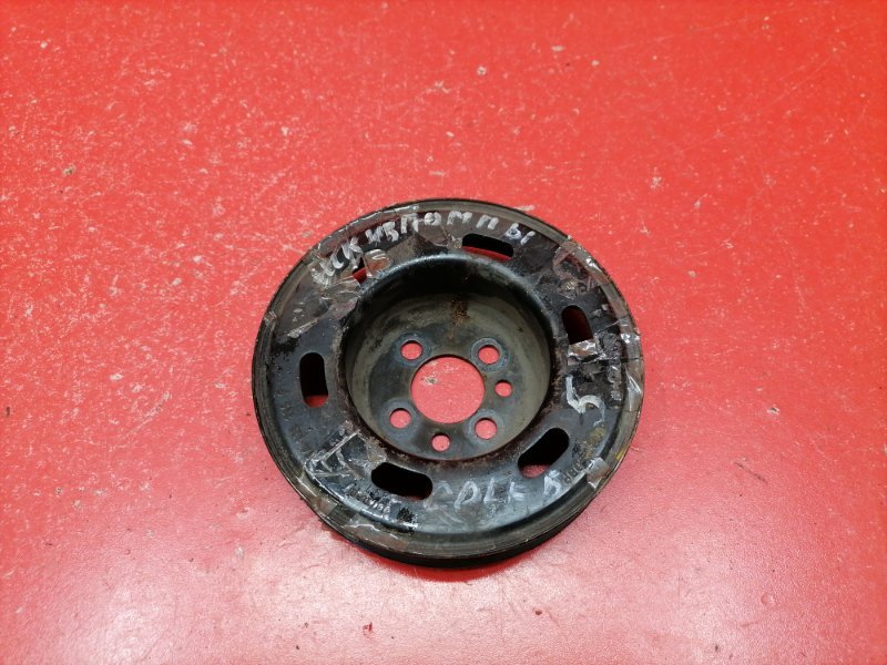 Шкив помпы Volkswagen Golf 1K1 BSE 2007 (б/у)