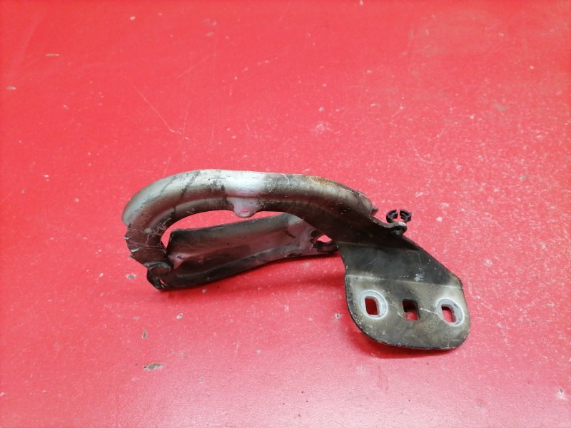 Петля двери Ford Focus CB8 IQDB 2014 передняя правая (б/у) Петля двери Ford Focus CB8 IQDB 2014 передняя правая (б/у)