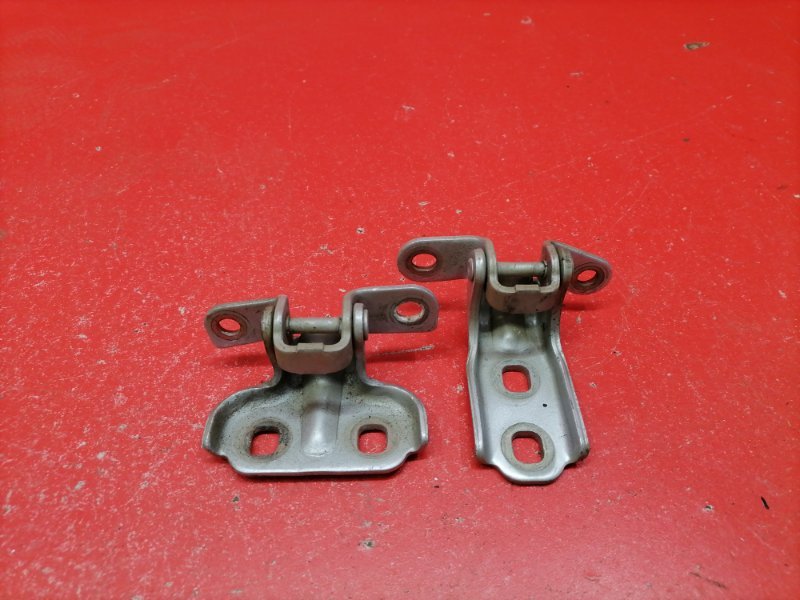 Петля двери Chevrolet Aveo T300 F16D4 2013 передняя правая (б/у)