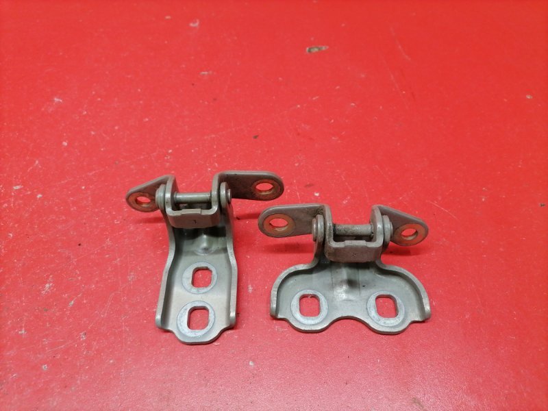 Петля двери Chevrolet Cobalt T250 B15D2 2013 передняя левая (б/у)