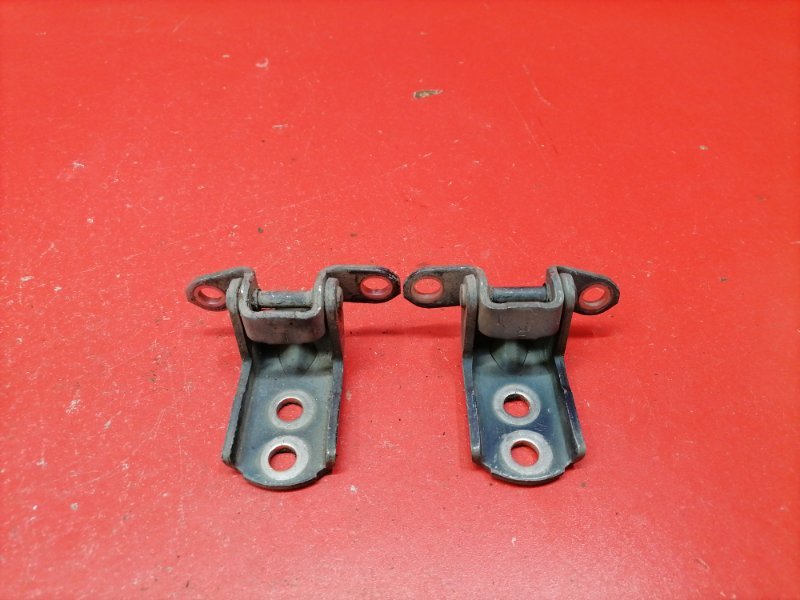 Петля двери Nissan Tiida C11 MR18DE 2008 передняя правая (б/у)