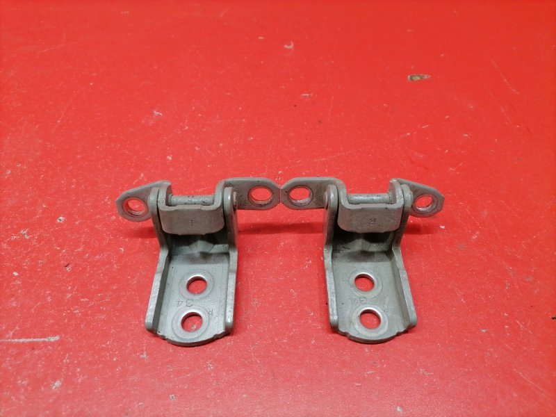 Петля двери Nissan Almera G15 K4M 2013 передняя левая (б/у)