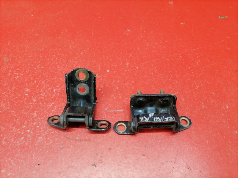 Петля двери Nissan Cefiro A33 VQ20DE 1998 задняя левая (б/у) Петля двери Nissan Cefiro A33 VQ20DE 1998 задняя левая (б/у)