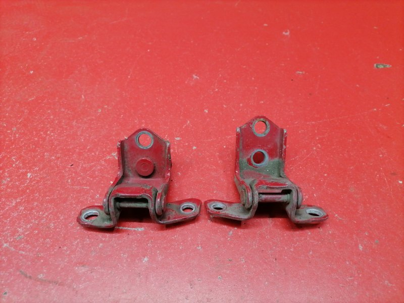Петля двери Mazda Mazda3 BK Z6 2008 задняя левая (б/у) Петля двери Mazda Mazda3 BK Z6 2008 задняя левая (б/у)