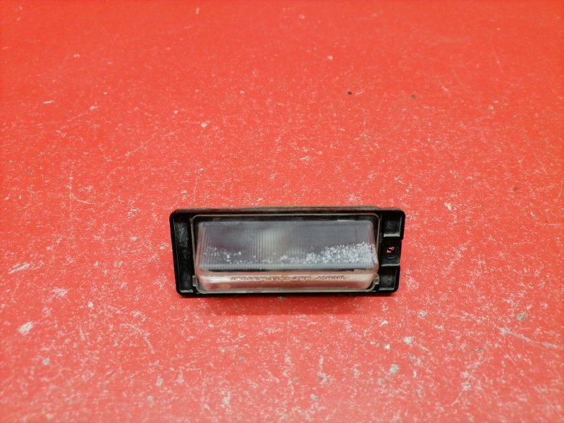 Плафон подсветки номера Mitsubishi Lancer CS3A 4G18 2005 задний (б/у)