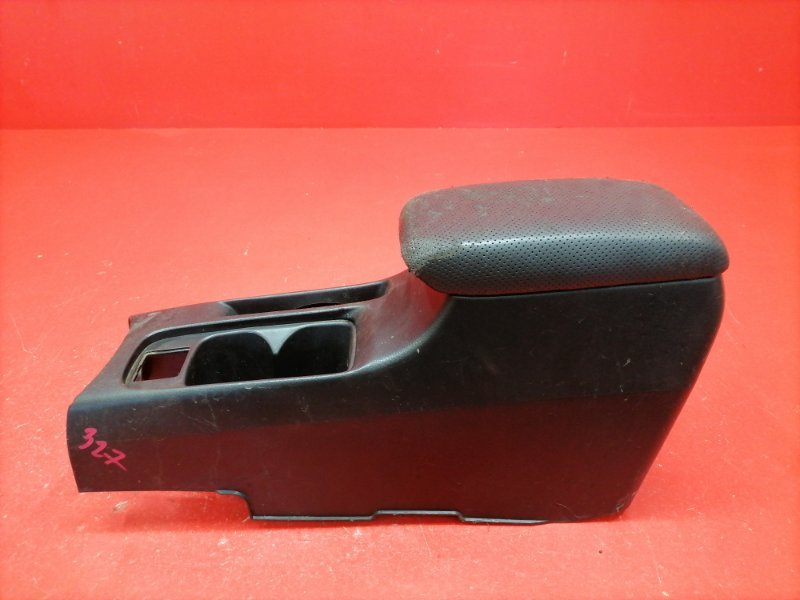 Консоль между сидений Mitsubishi Lancer CS3A 4G18 2005 (б/у)