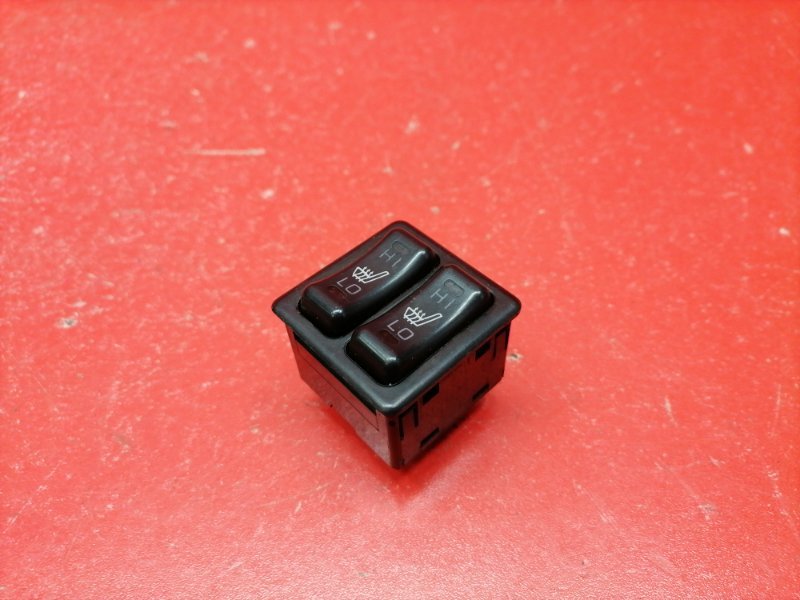 Кнопка подогрева сидений Mitsubishi Lancer CS3A 4G18 2005 (б/у)