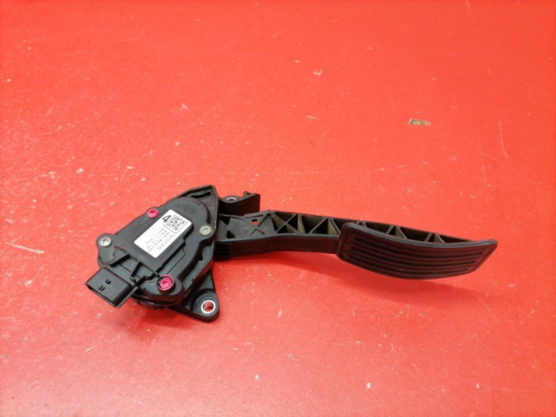 Педаль газа Nissan Teana J32 QR25DE 2010 (б/у) Педаль газа Nissan Teana J32 QR25DE 2010 (б/у)