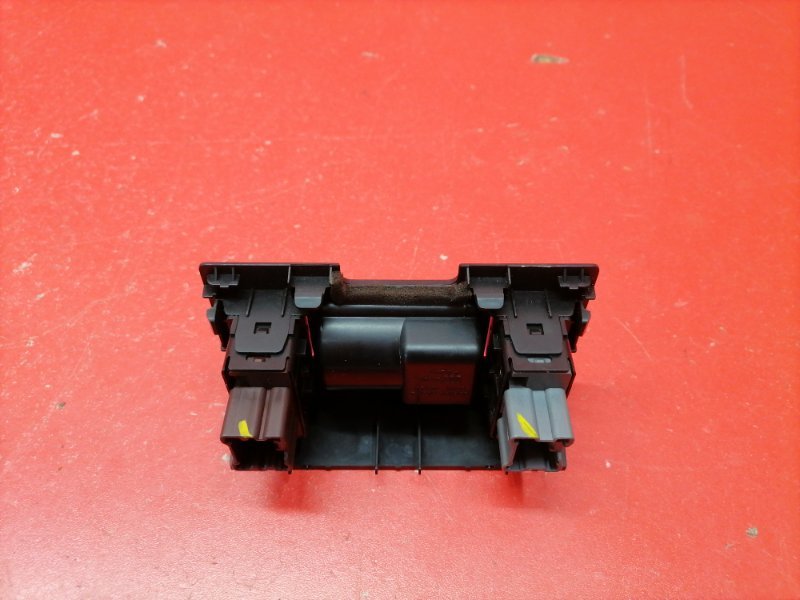 Кнопка подогрева сидений Nissan Teana J32 QR25DE 2010 (б/у) Кнопка подогрева сидений Nissan Teana J32 QR25DE 2010 (б/у)