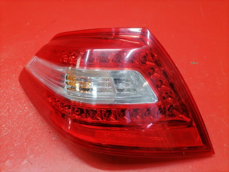 Фонарь Nissan Teana J32 QR25DE 2010 задний левый (б/у) Фонарь Nissan Teana J32 QR25DE 2010 задний левый (б/у)