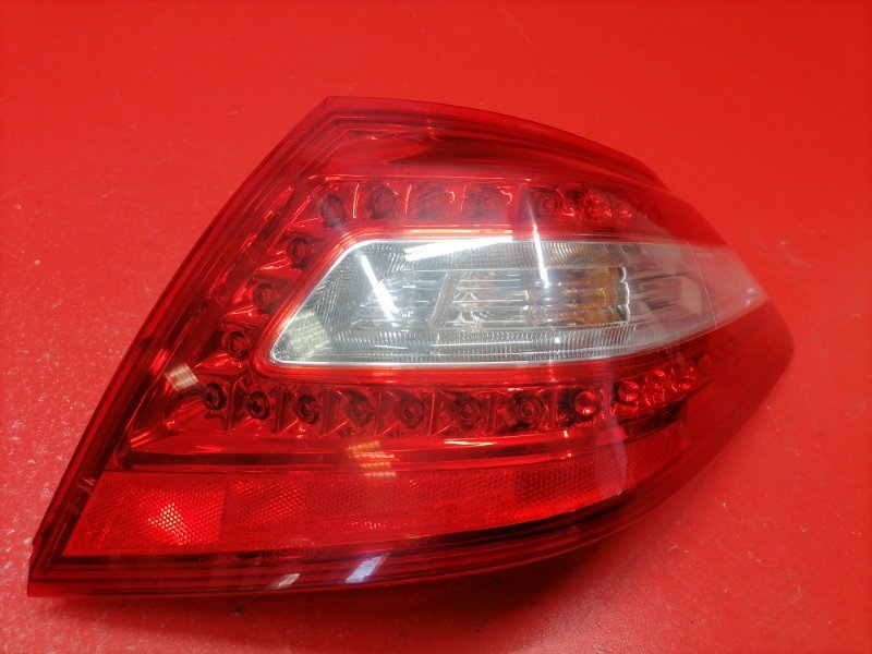 Фонарь Nissan Teana J32 QR25DE 2010 задний правый (б/у) Фонарь Nissan Teana J32 QR25DE 2010 задний правый (б/у)