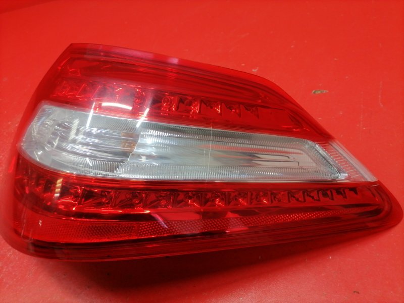 Фонарь Nissan Teana J32 QR25DE 2010 задний правый (б/у) Фонарь Nissan Teana J32 QR25DE 2010 задний правый (б/у)
