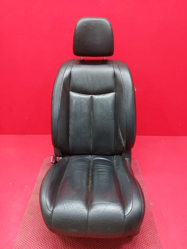 Сиденье Nissan Teana J32 QR25DE 2010 переднее левое (б/у) Сиденье Nissan Teana J32 QR25DE 2010 переднее левое (б/у)