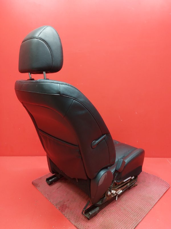 Сиденье Nissan Teana J32 QR25DE 2010 переднее левое (б/у) Сиденье Nissan Teana J32 QR25DE 2010 переднее левое (б/у)