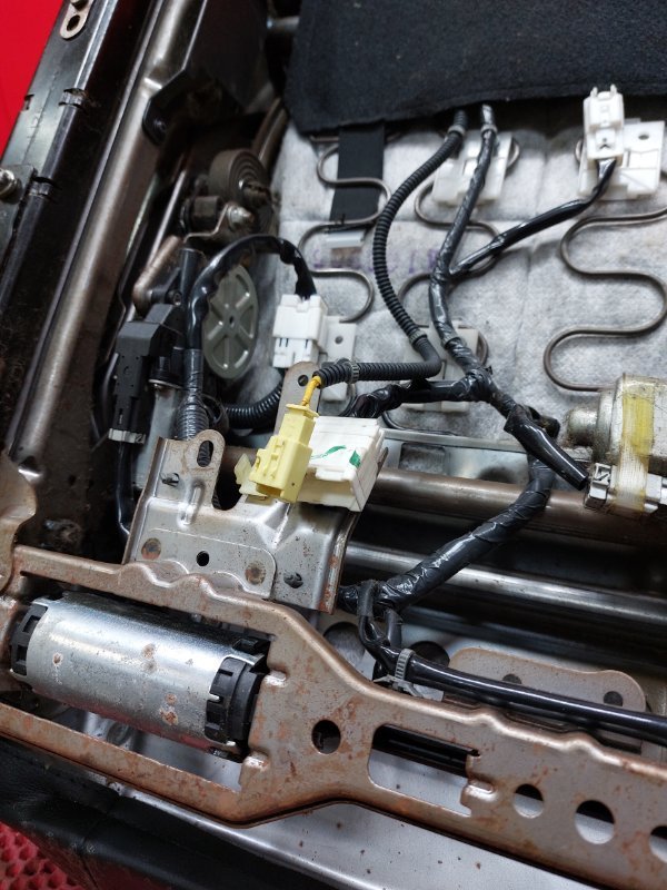 Сиденье Nissan Teana J32 QR25DE 2010 переднее левое (б/у) Сиденье Nissan Teana J32 QR25DE 2010 переднее левое (б/у)