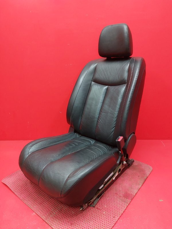 Сиденье Nissan Teana J32 QR25DE 2010 переднее правое (б/у) Сиденье Nissan Teana J32 QR25DE 2010 переднее правое (б/у)